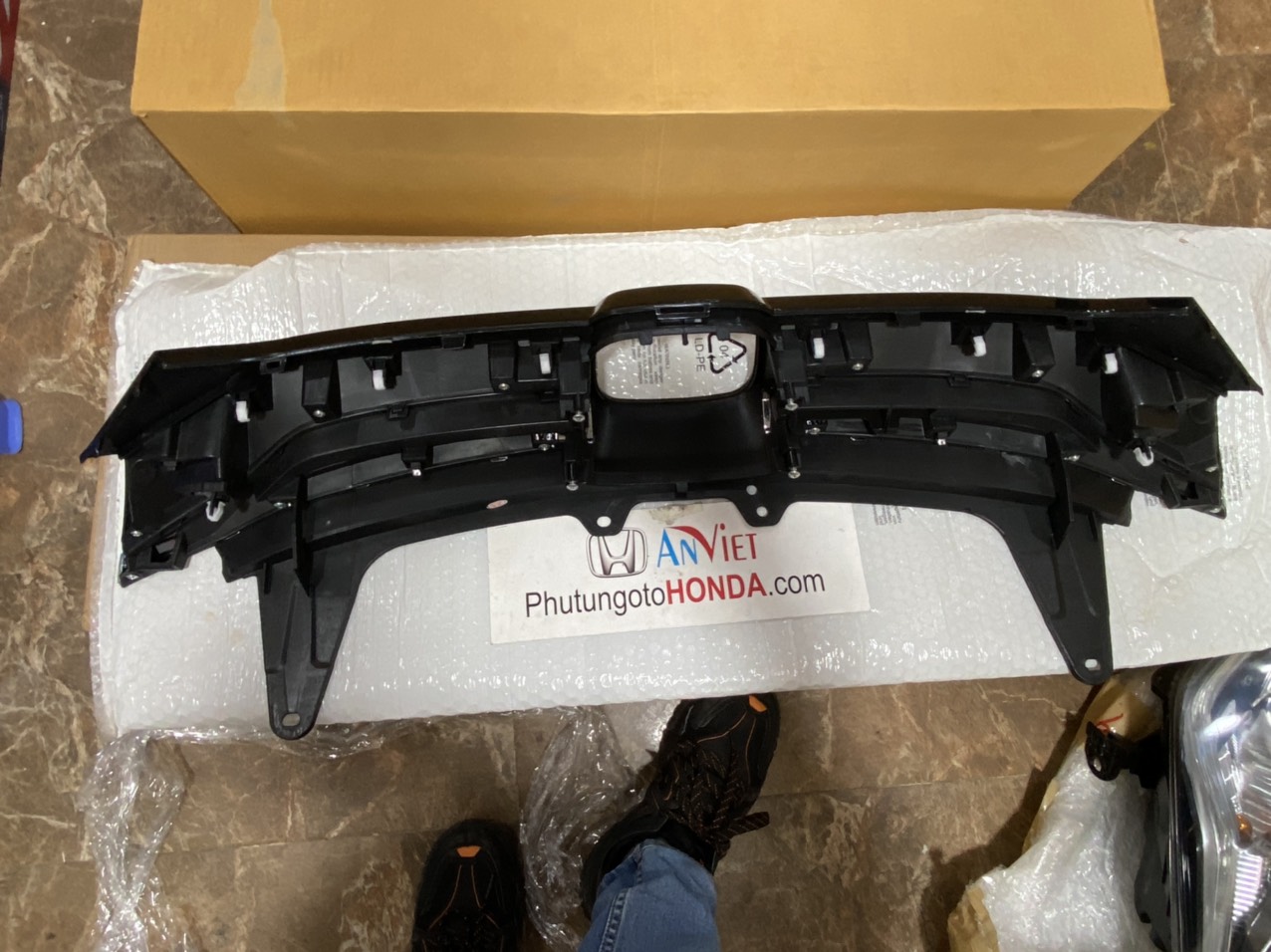 Mặt ca lăng phần đế xe Honda CRV 2016-2017